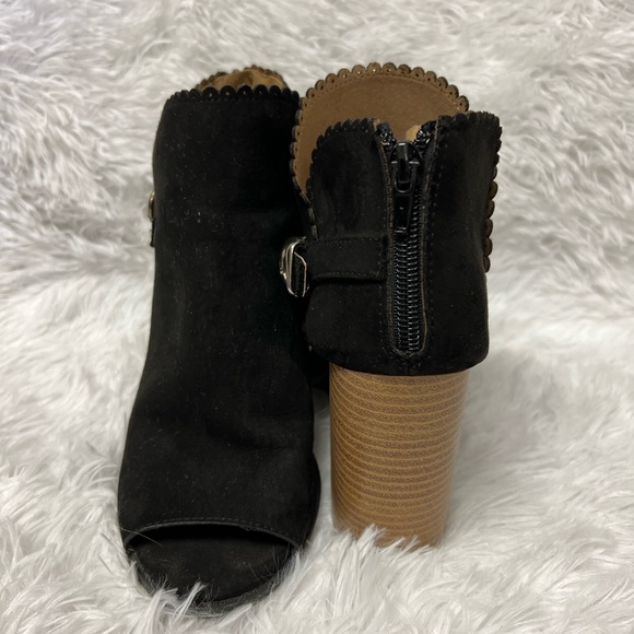 It’s booty time! - Picture 3 of 6